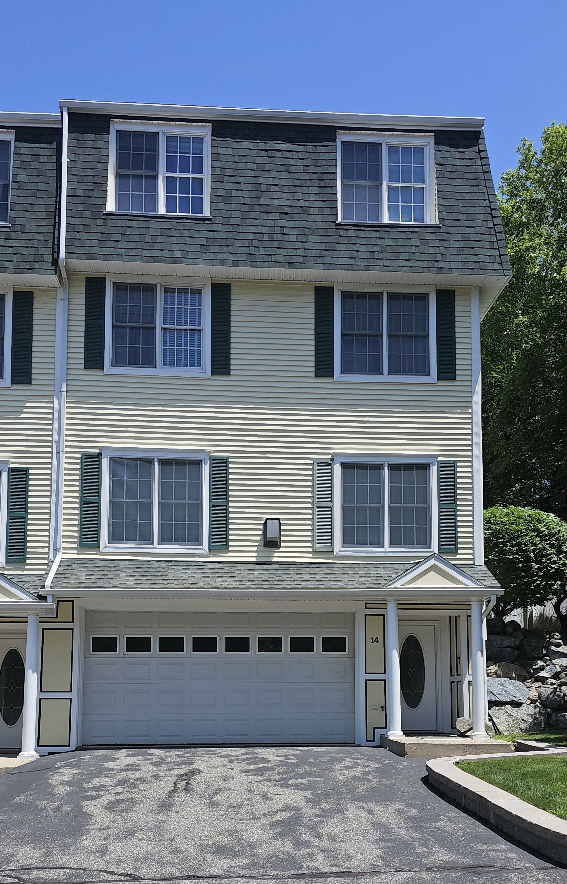 Click for 14 Dansereau PL #14, Middleton, MA slideshow