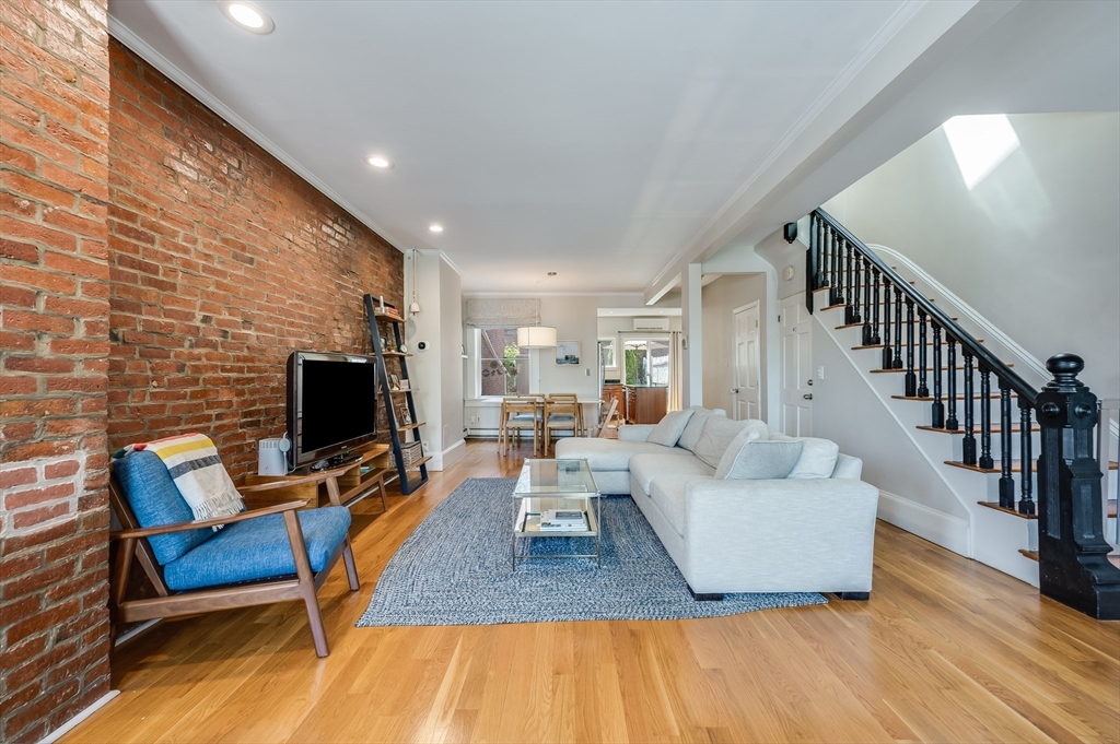 39 Emerson St