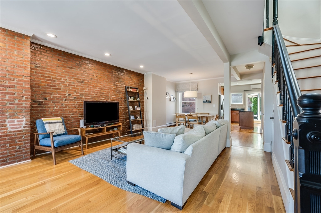 39 Emerson St