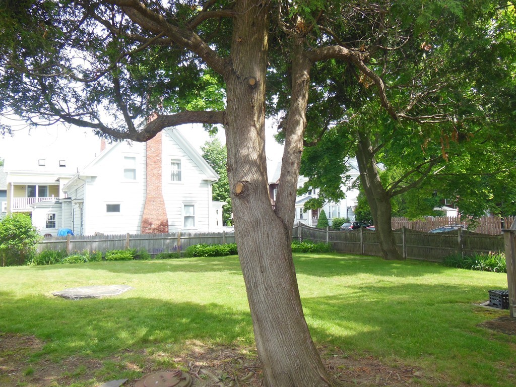 90 Lothrop St 2