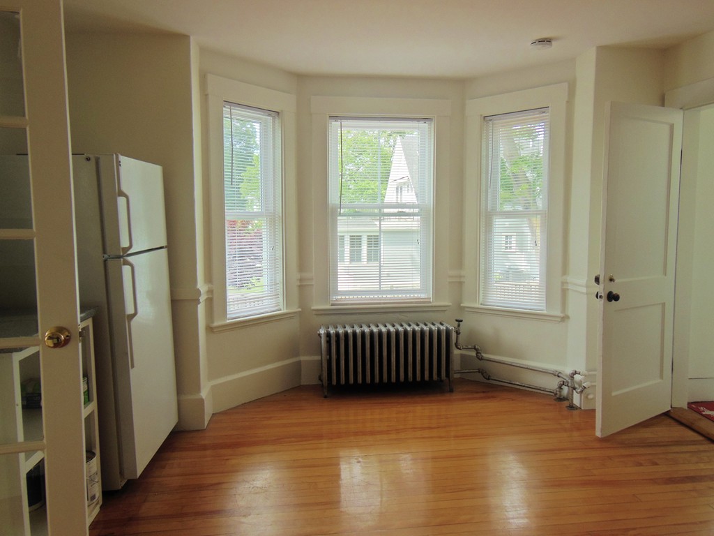 90 Lothrop St 2