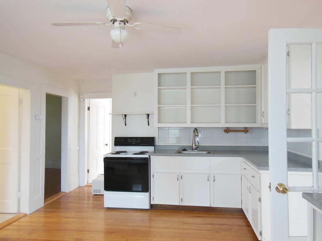 90 Lothrop St 2