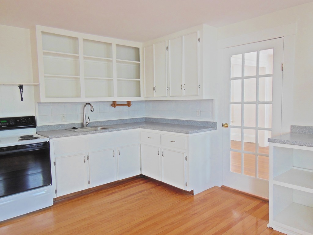 90 Lothrop St 2
