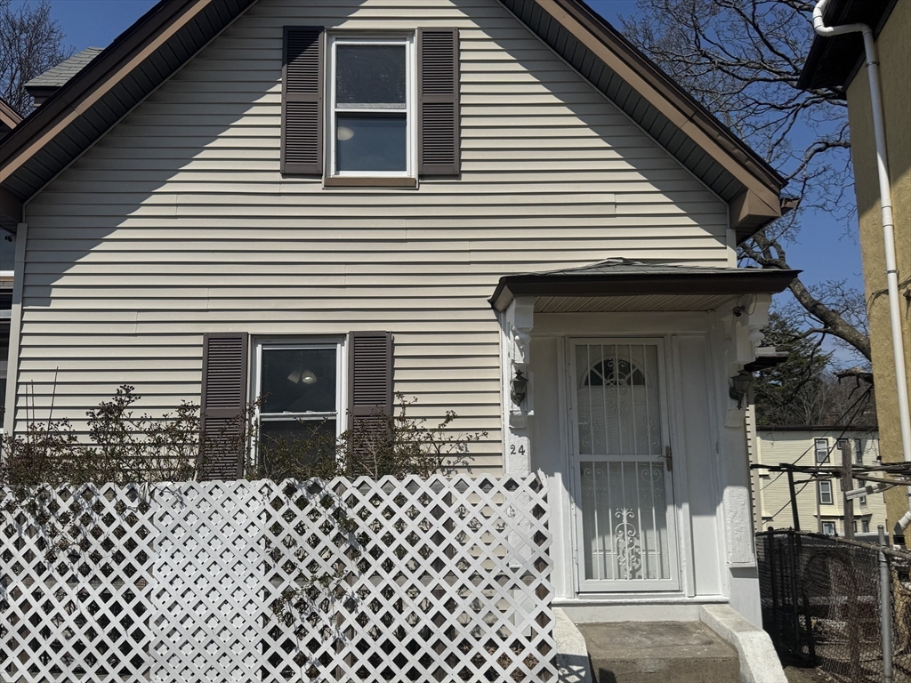 24 Fifield St