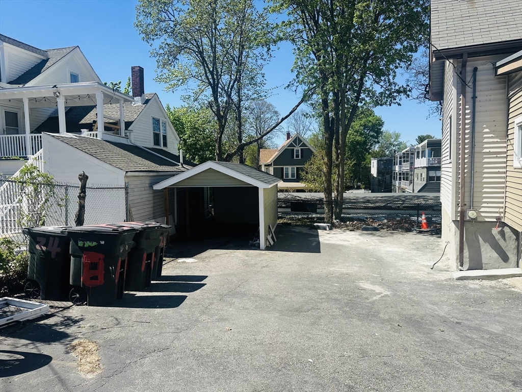24 Fifield St