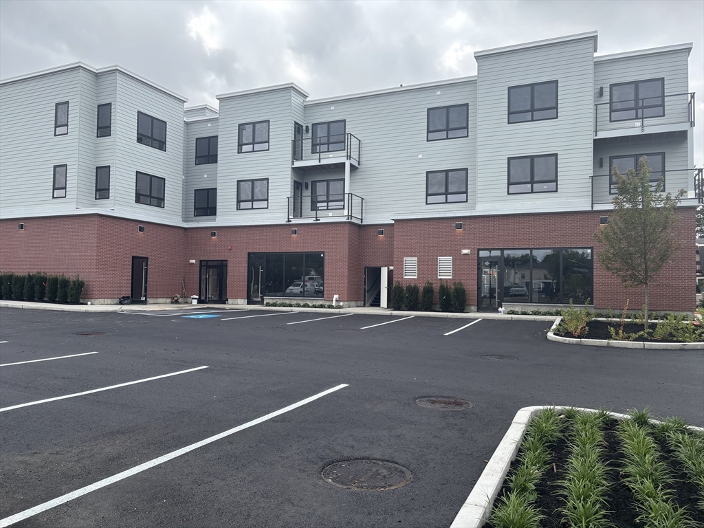 1391 Main Street 204