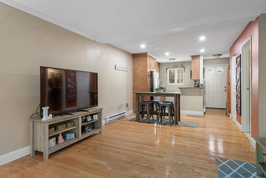 9 Adam St 12