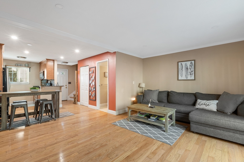 9 Adam St 12