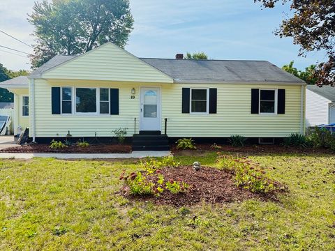 89 Cherokee Dr Springfield MA 01109