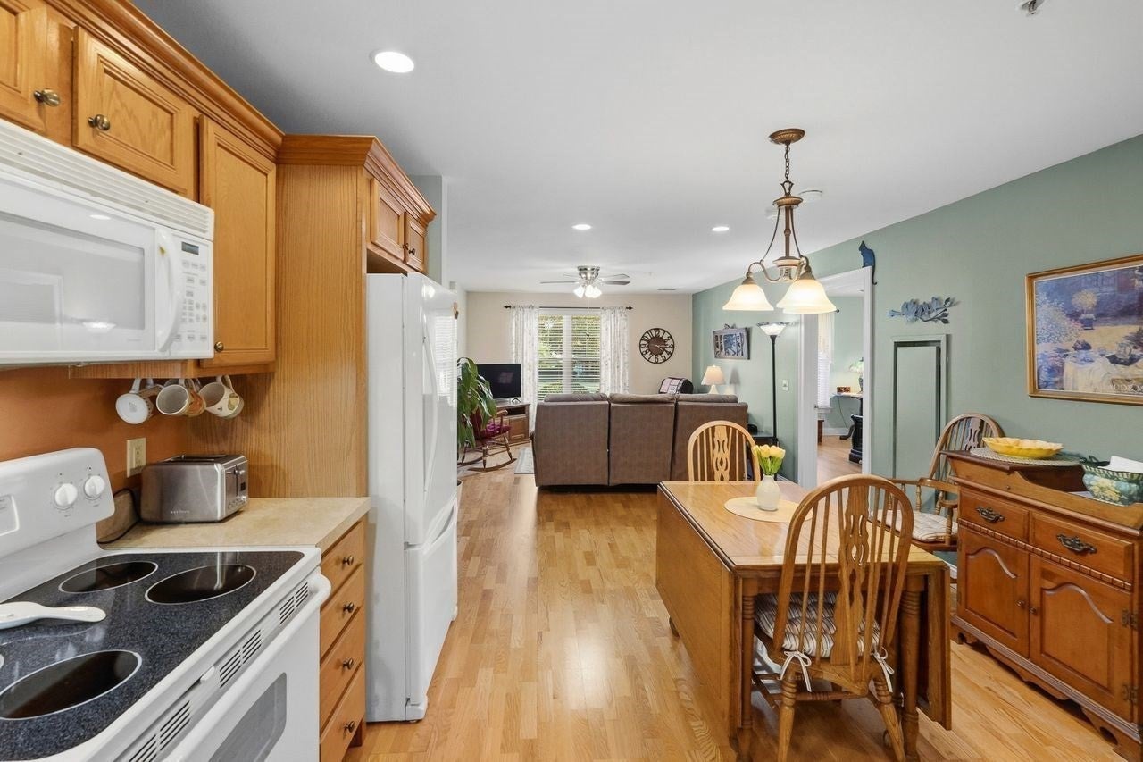 7 Crescent Way #101, Sturbridge, MA, 7 Crescent Way #101, Sturbridge, MA Photo #11