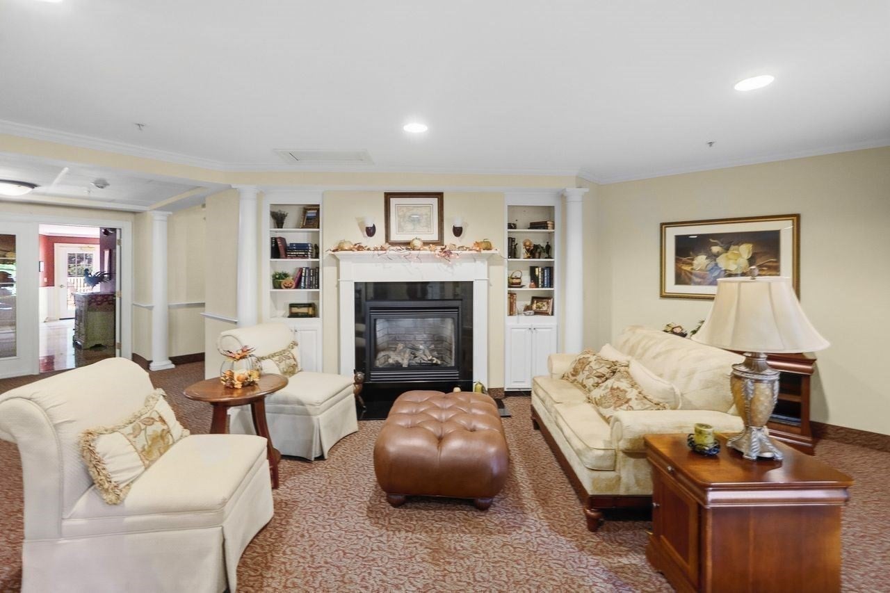 7 Crescent Way 101