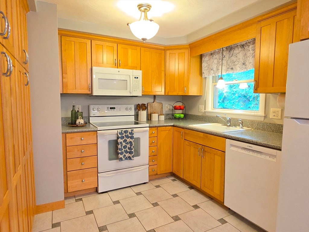 41 Anderson Rd, Framingham, MA, 41 Anderson Rd, Framingham, MA Photo #15
