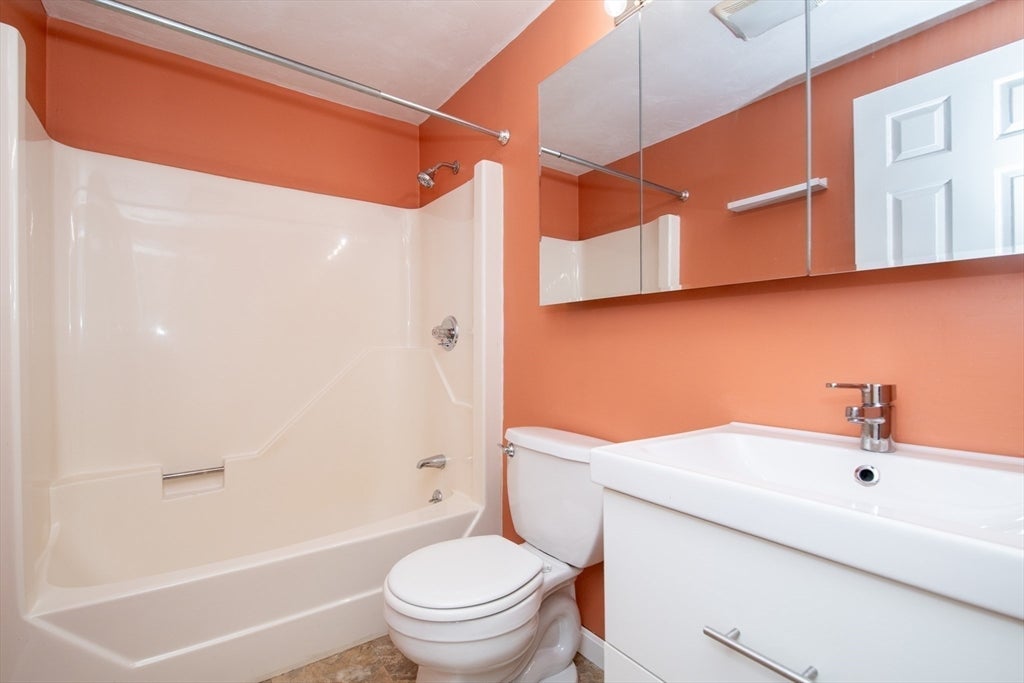 1585 Braley Rd #51, New Bedford, MA Photo #21