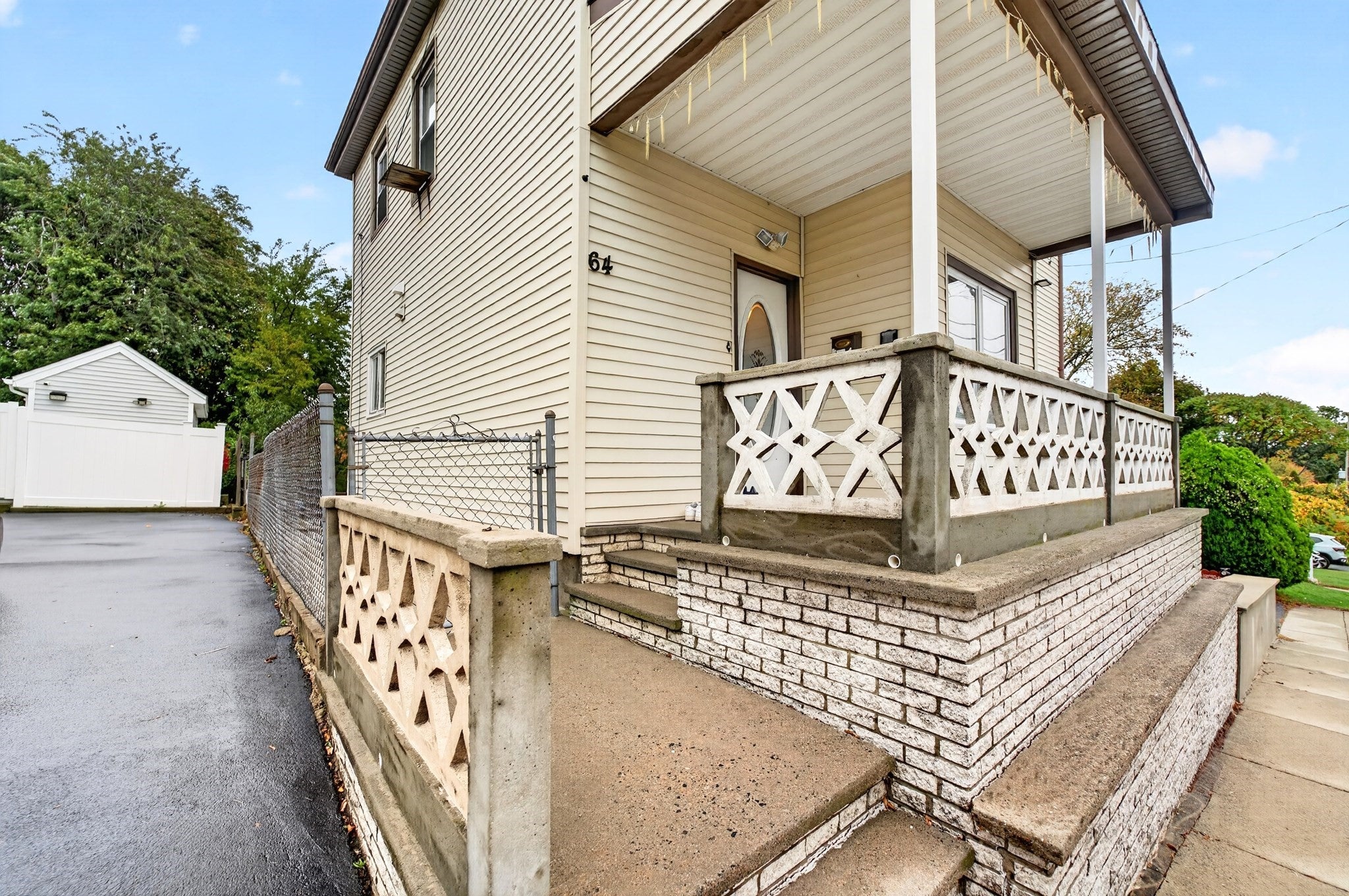 64 Bardsley St