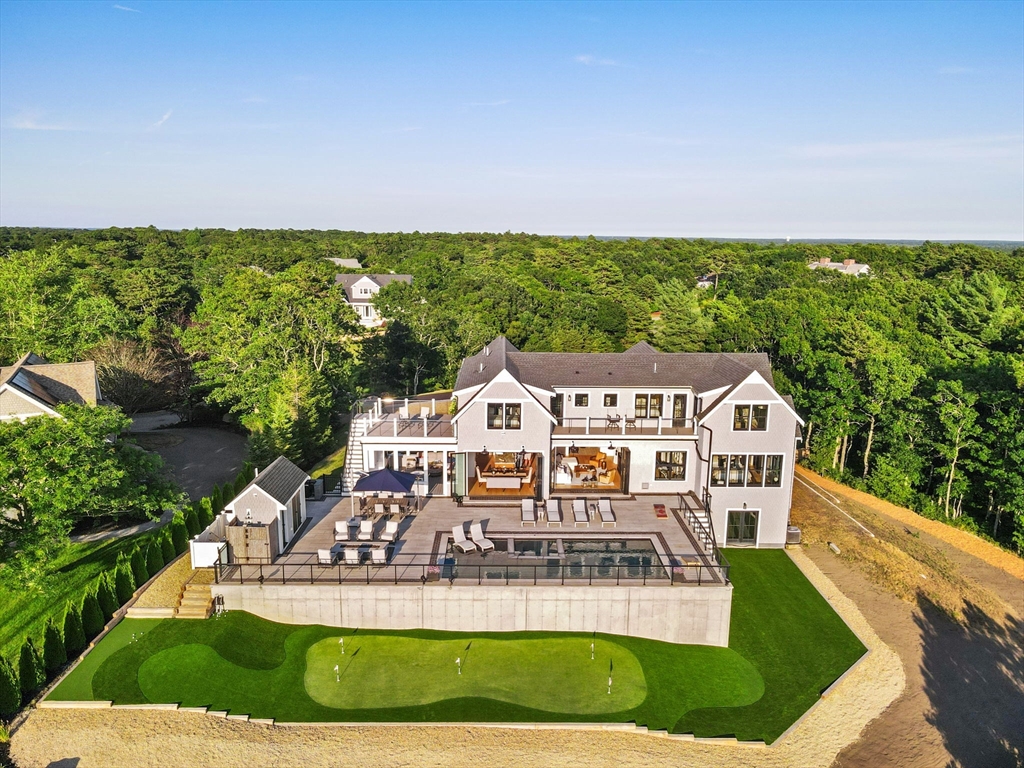 94 Highwood Ln