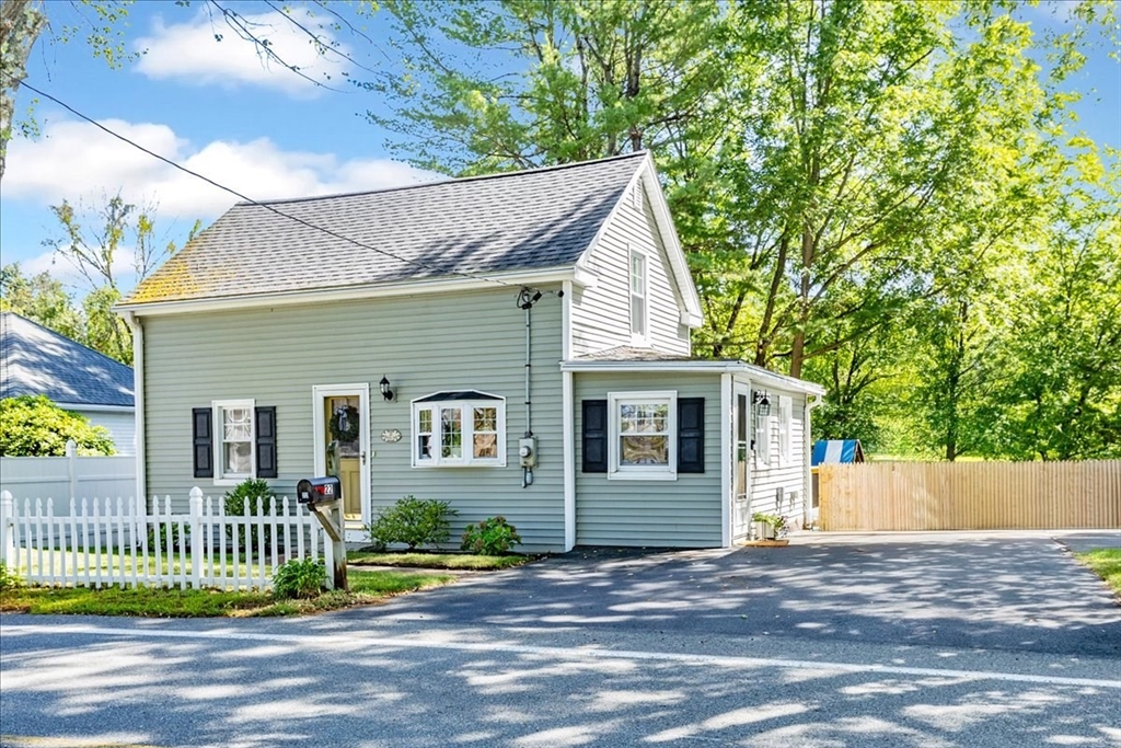 22 Carlisle Rd