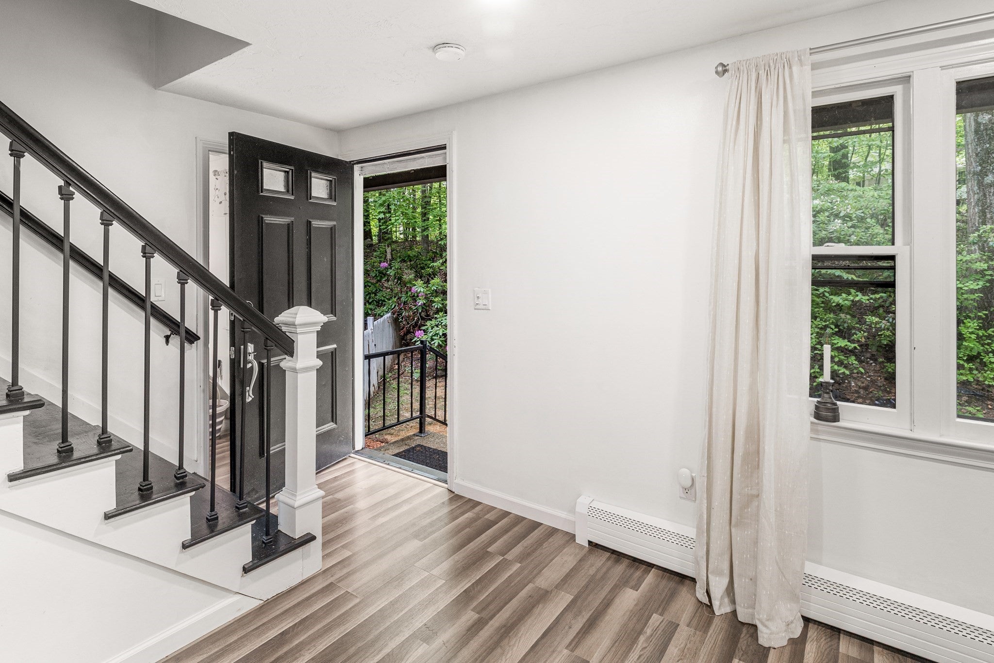 9 Colonial Rd