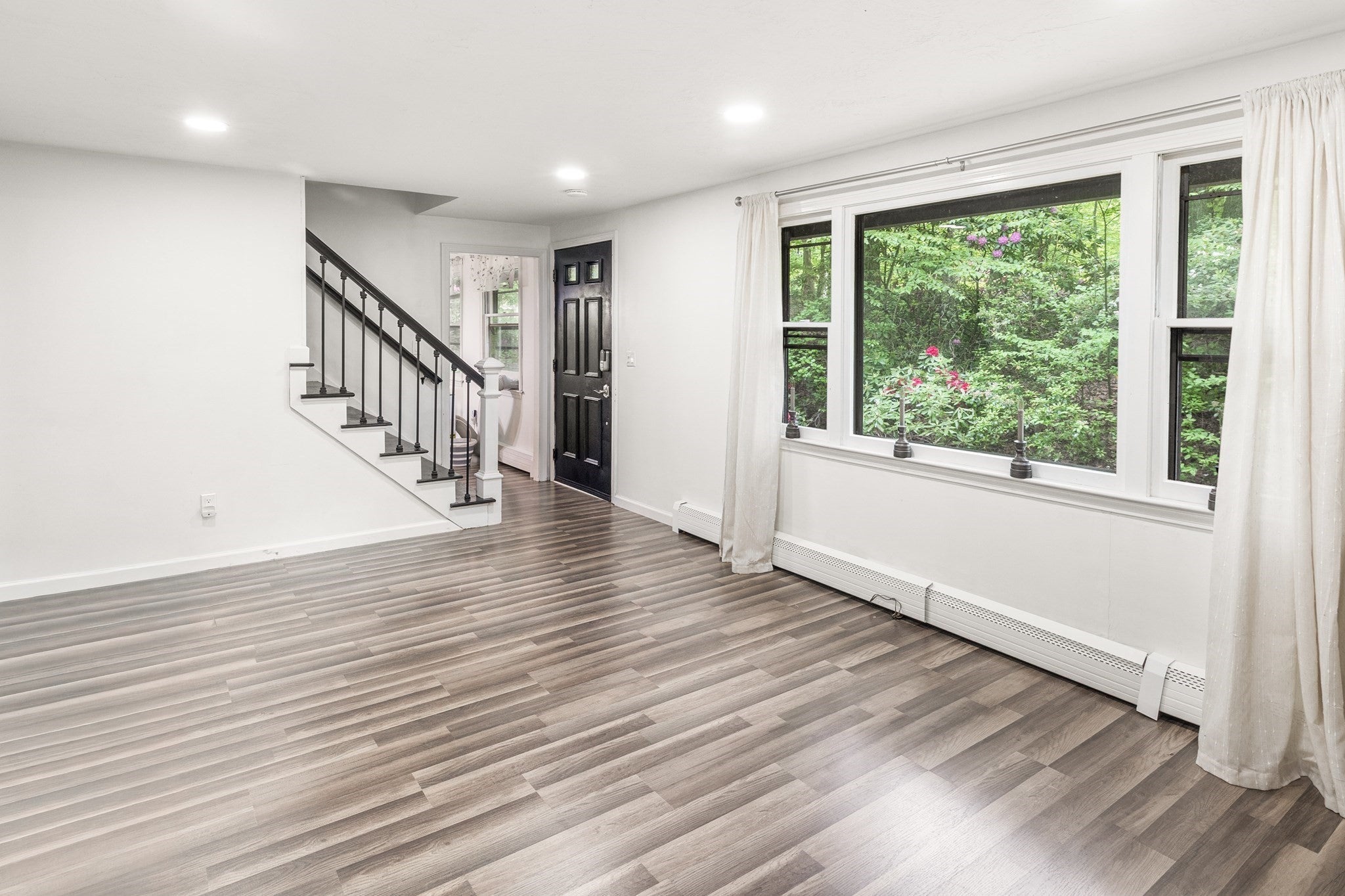9 Colonial Rd