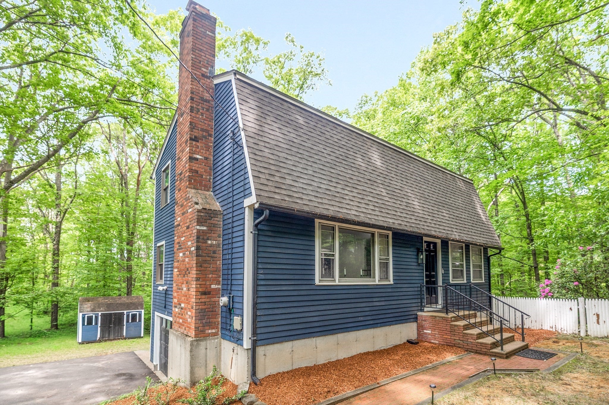 9 Colonial Rd