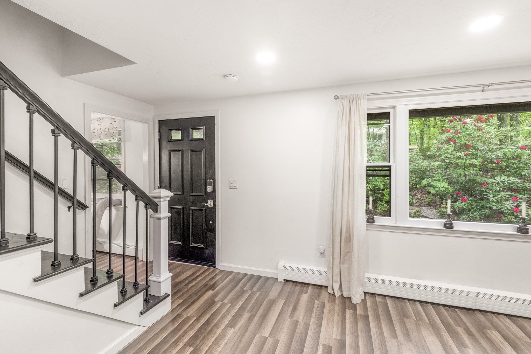 9 Colonial Rd