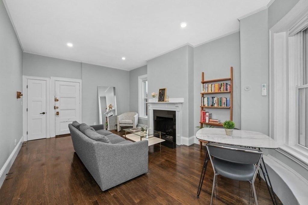 1880 Beacon St #6, Brookline, MA, 1880 Beacon St #6, Brookline, MA Photo #5