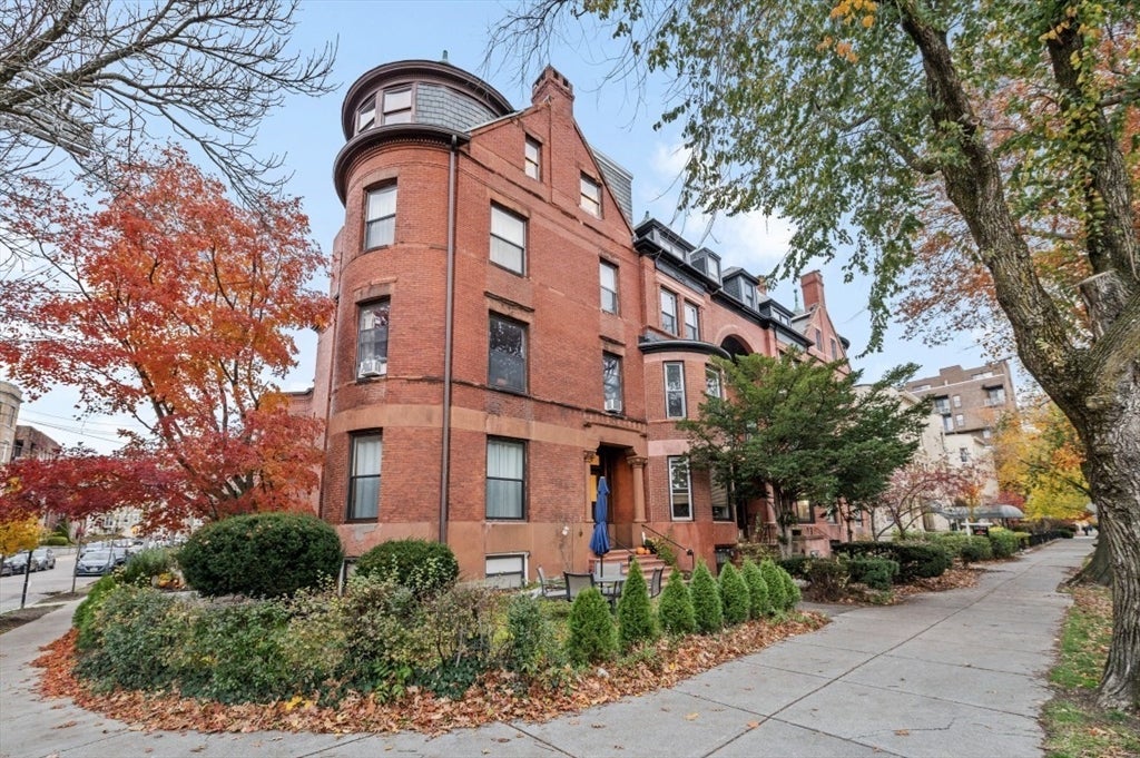 1880 Beacon St #6, Brookline, MA, 1880 Beacon St #6, Brookline, MA Photo #1