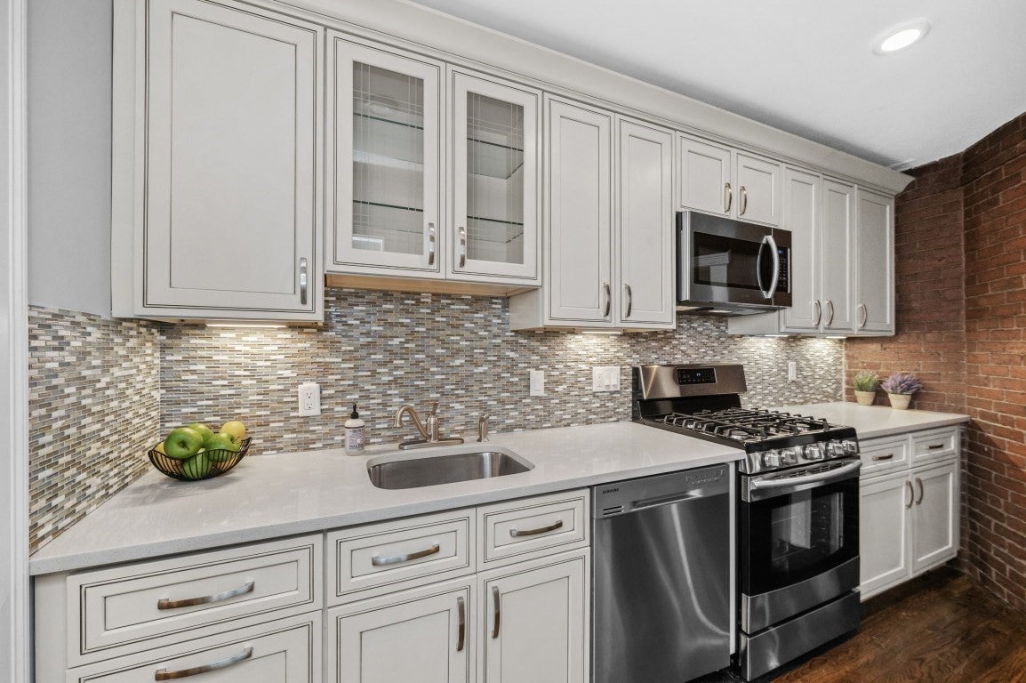 1880 Beacon St #6, Brookline, MA Photo #3