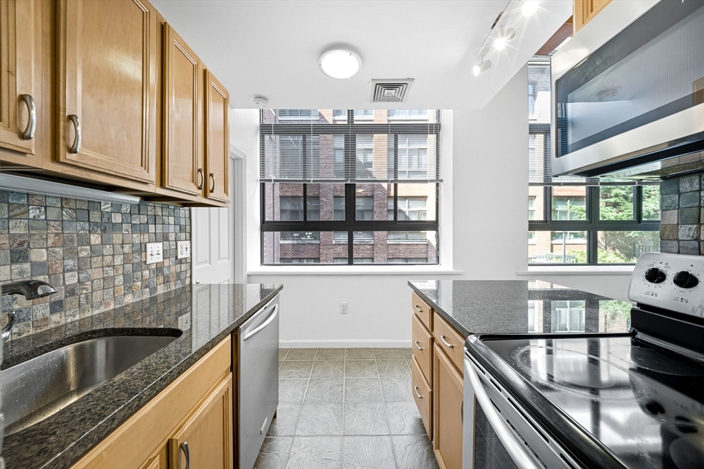 Click for 10 Linwood St #U106, Malden, MA slideshow