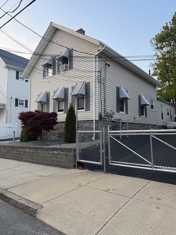 808 Walnut St