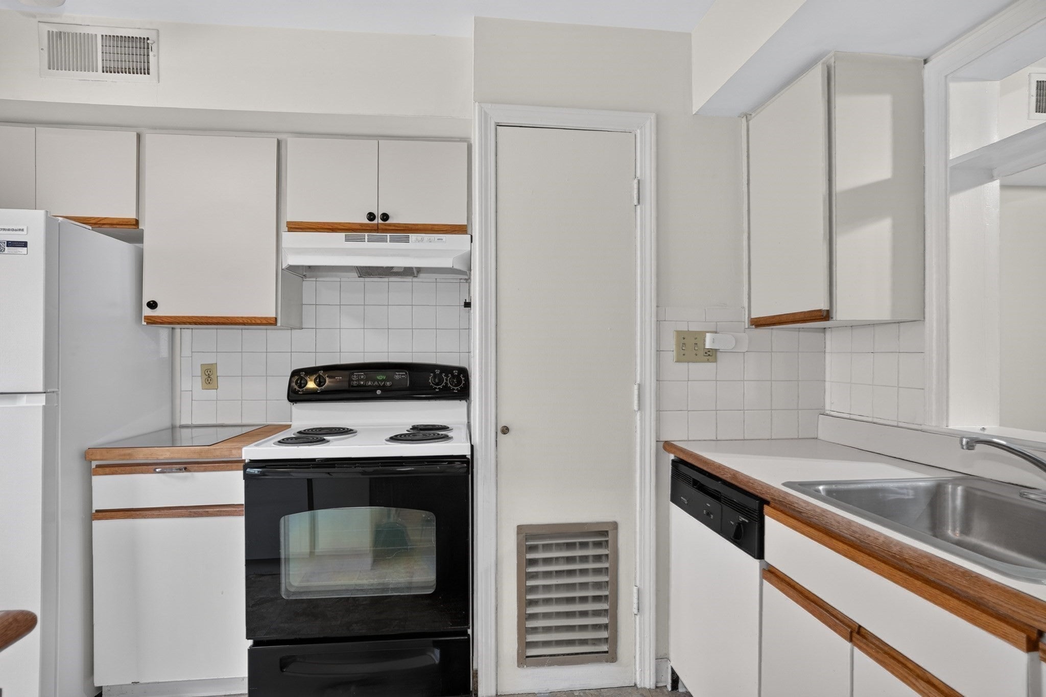 501 Windsor Dr #501, Framingham, MA, 501 Windsor Dr #501, Framingham, MA Photo #5