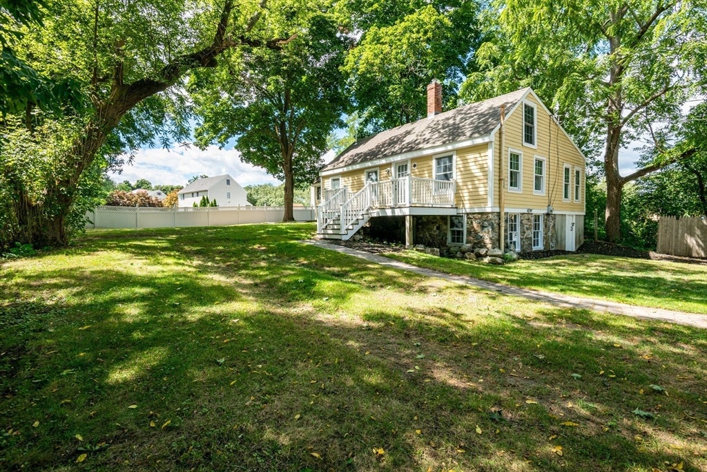 22-R Andover St