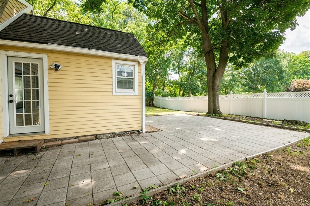 22-R Andover St