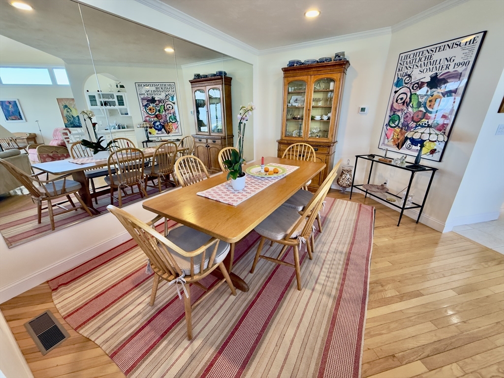 70 Sea Cliff Dr 70