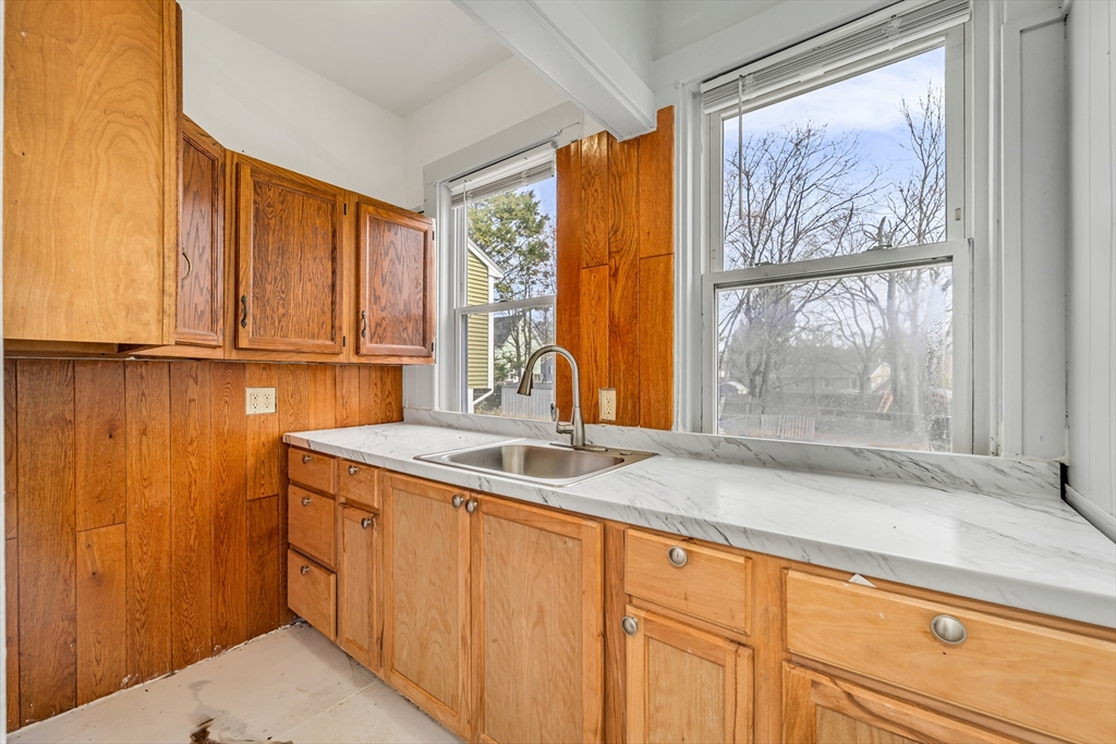 102 Carl Ave