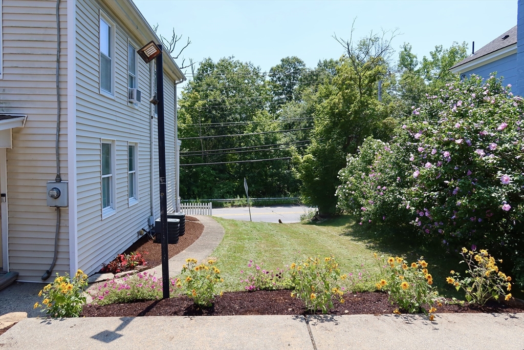 598 Main St