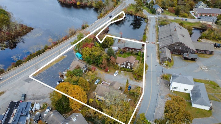 Photo 1 of 40 — 2573 Cranberry Hwy, Wareham, MA 02571