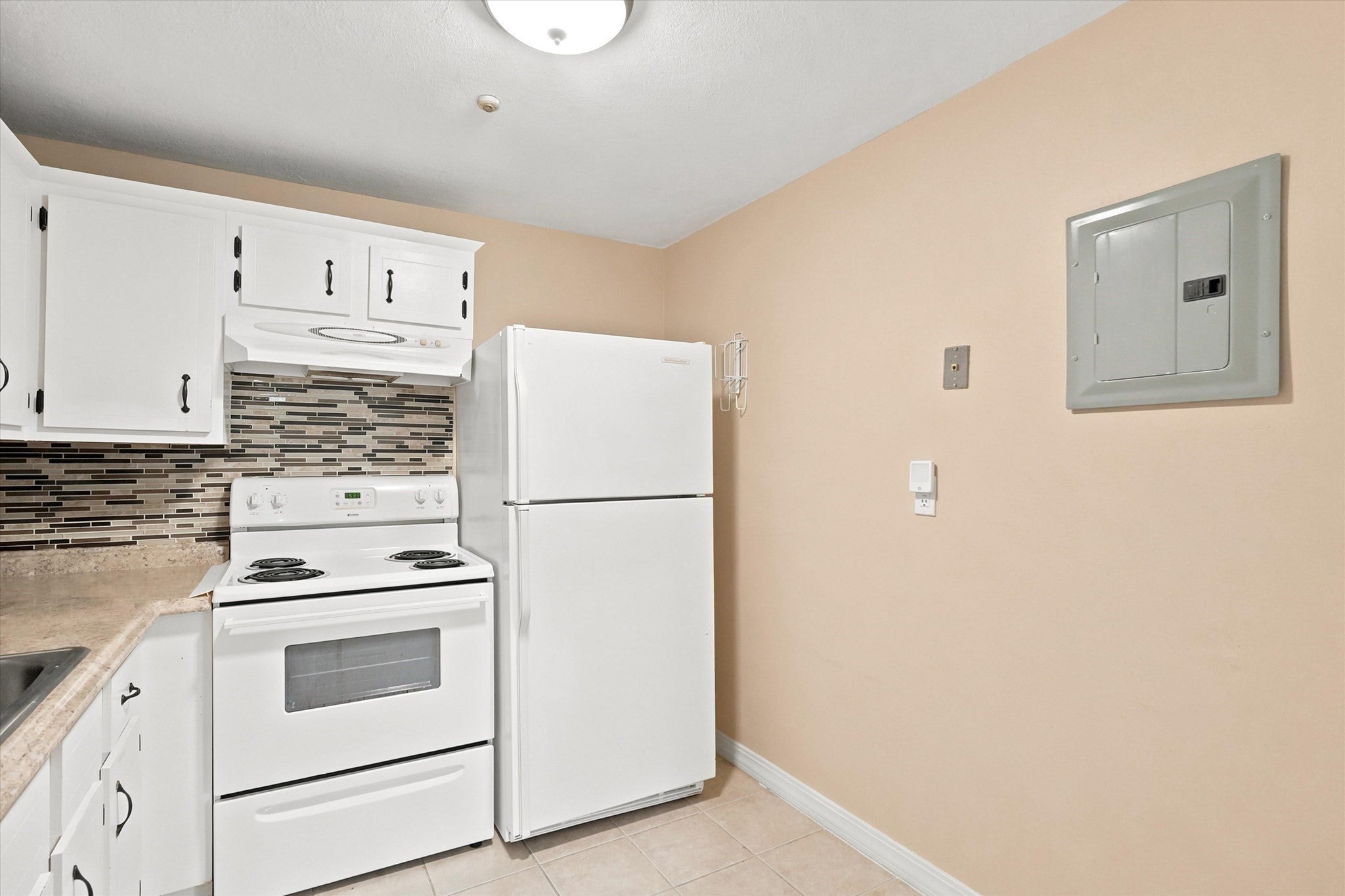 261 Boston Post Rd East RD #4, Marlborough, MA, 261 Boston Post Rd East RD #4, Marlborough, MA Photo #18