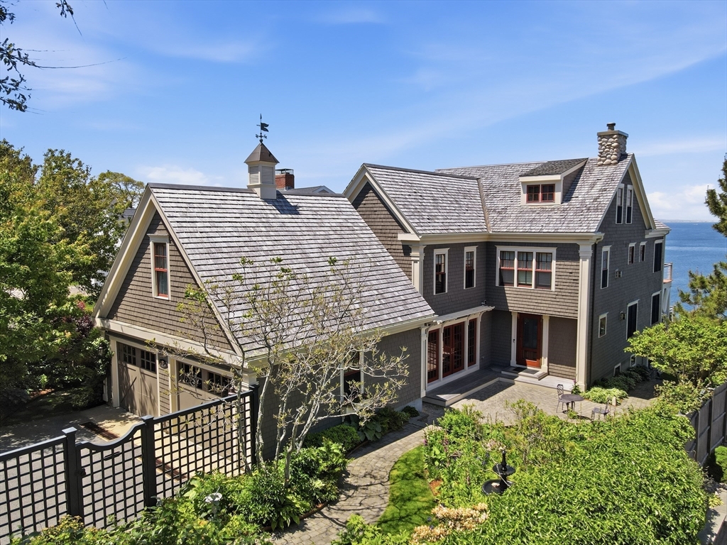 190 Bay Shore Dr