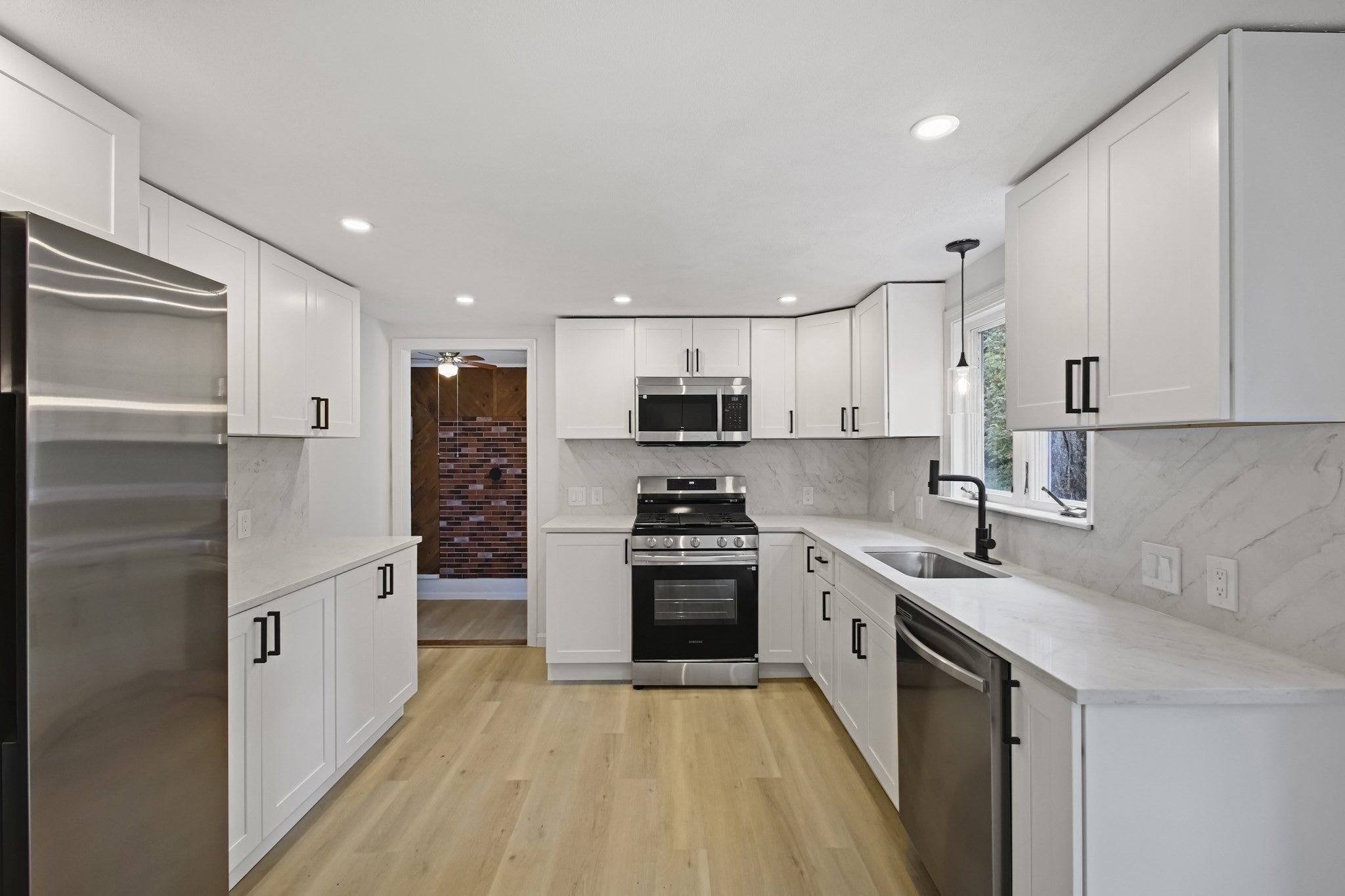 114 Valley Rd, Somerset, MA Photo #4