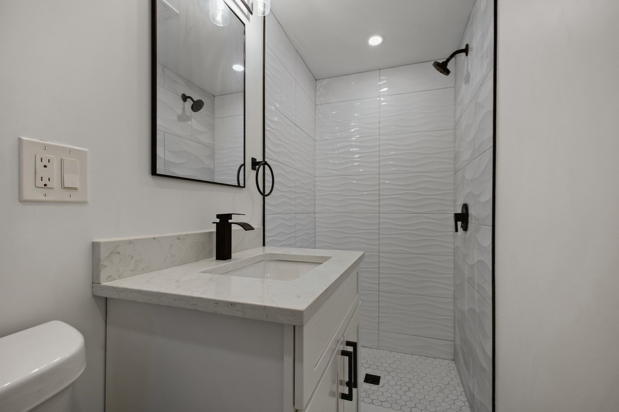 114 Valley Rd, Somerset, MA Photo #12