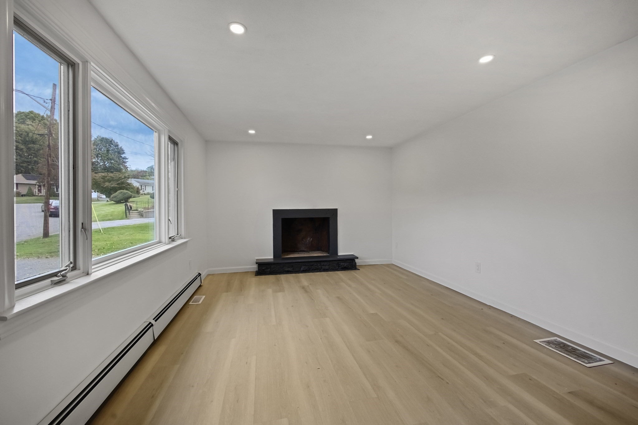 114 Valley Rd, Somerset, MA Photo #2