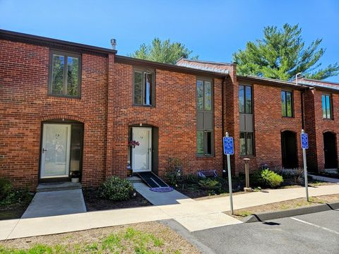 12 Sutton Ct 12 Amherst MA 01002