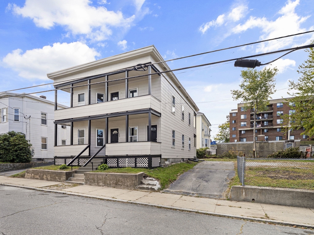 132 Clarendon St
