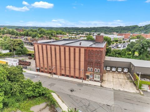 12 Crescent St Holyoke MA 01040