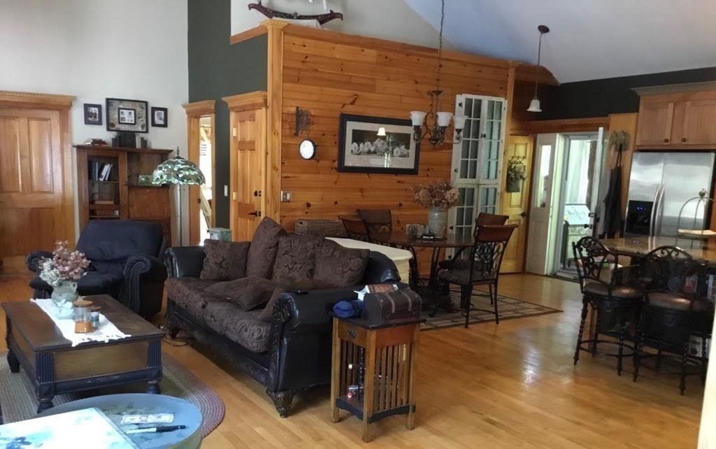 3 Mohawk Drive