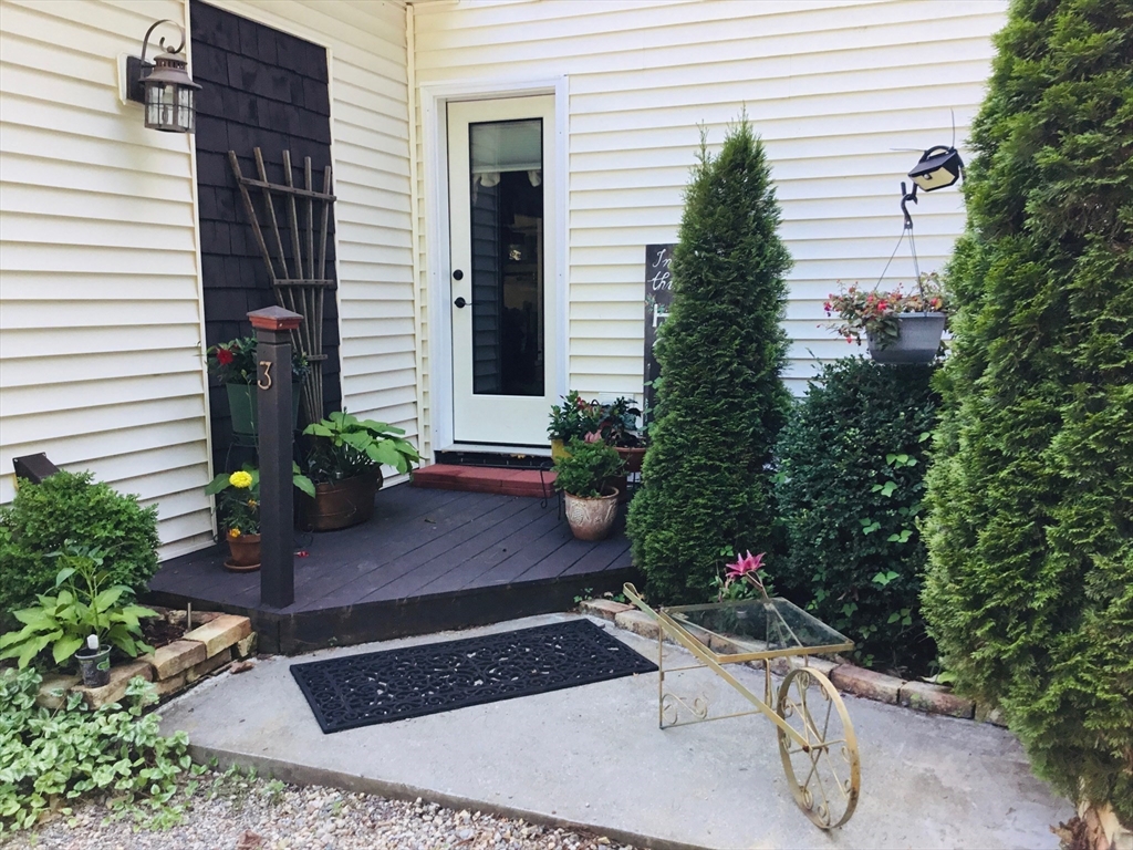 3 Mohawk Drive