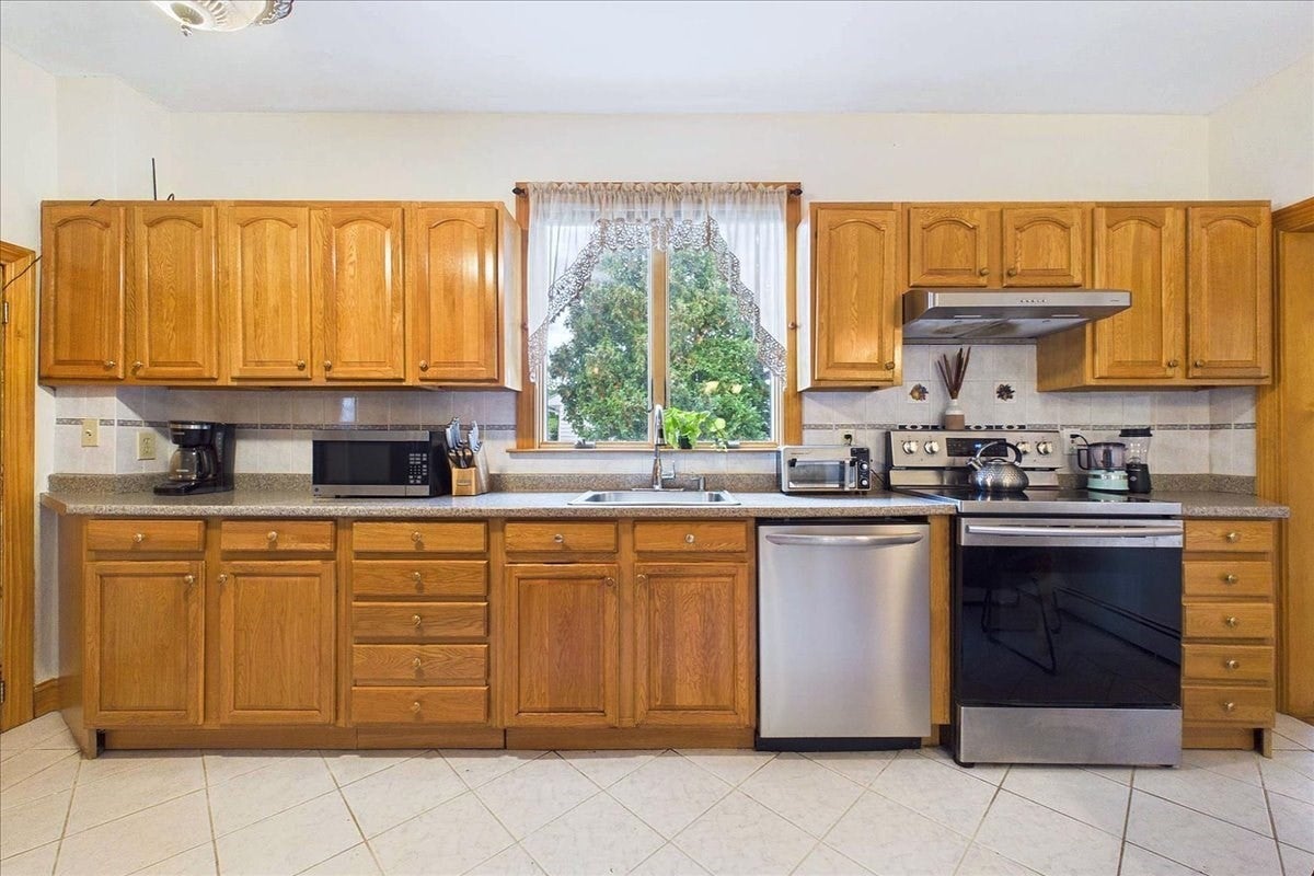 83 Desoto Rd, Boston, MA, 83 Desoto Rd, Boston, MA Photo #18
