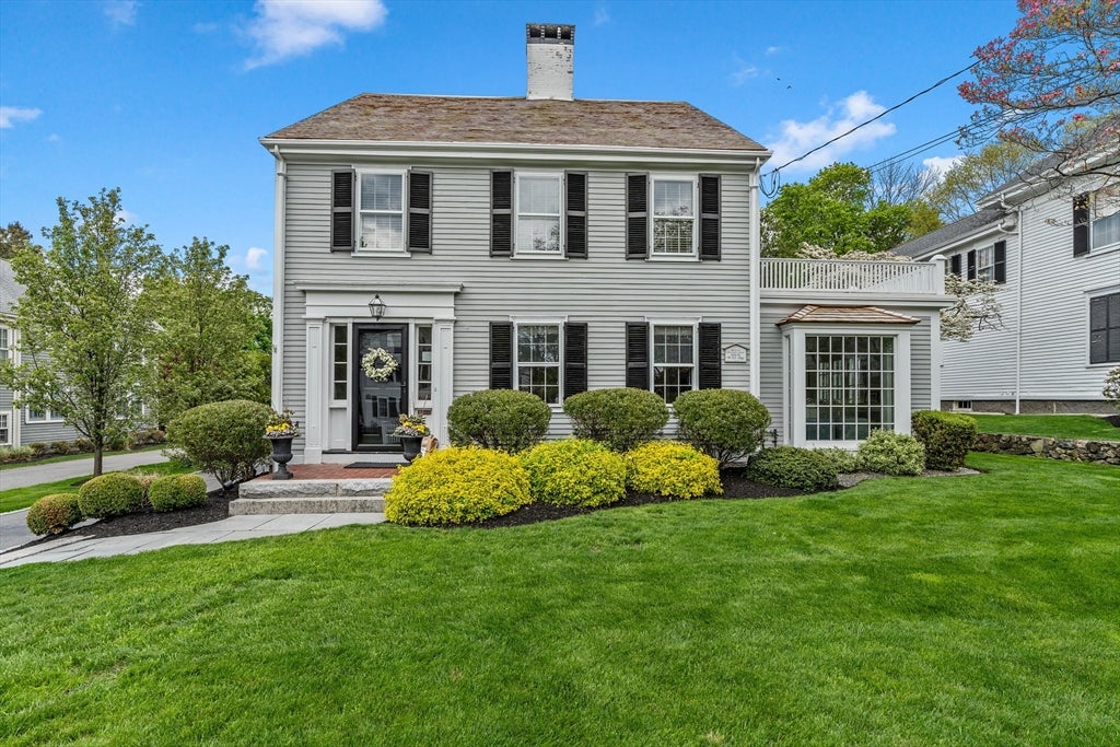 Photo of 37 Lincoln St, Hingham, MA