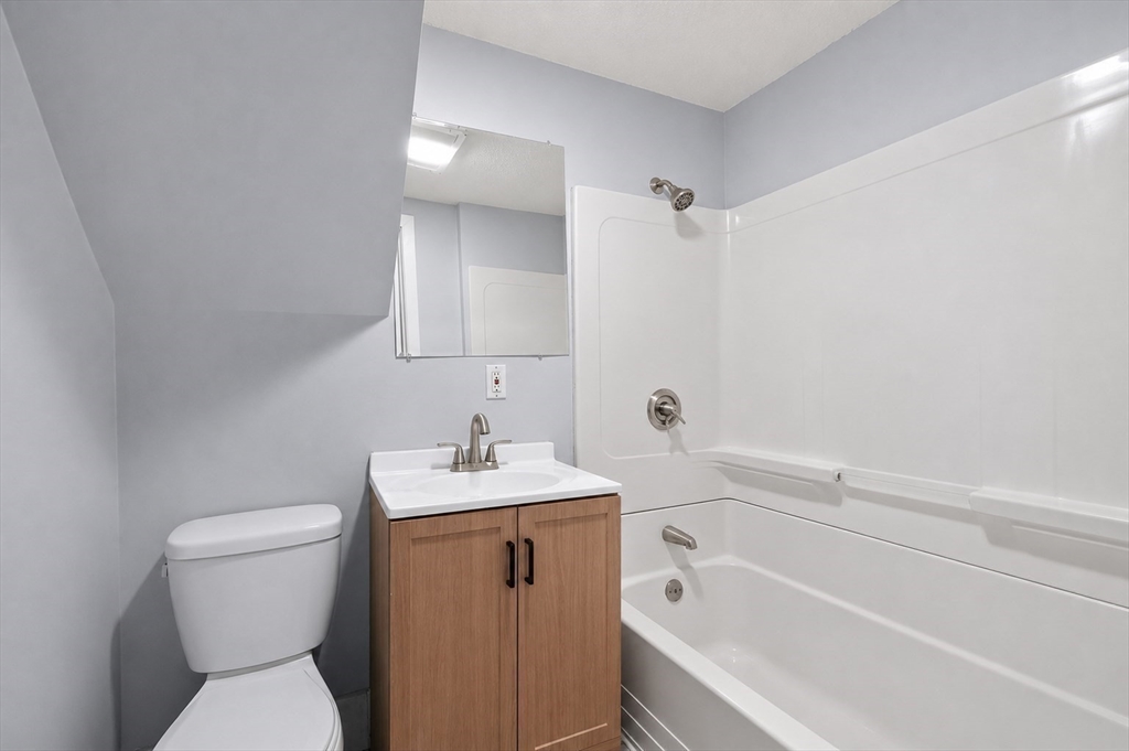 17 Tilton Ter, Lynn, MA, 17 Tilton Ter, Lynn, MA Photo #17