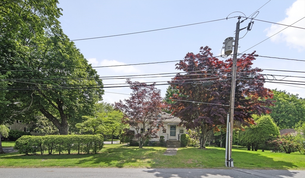 Lexington, Massachusetts 02421, United States, 3 Bedrooms Bedrooms, ,2 BathroomsBathrooms,Residential,Contingent,143010